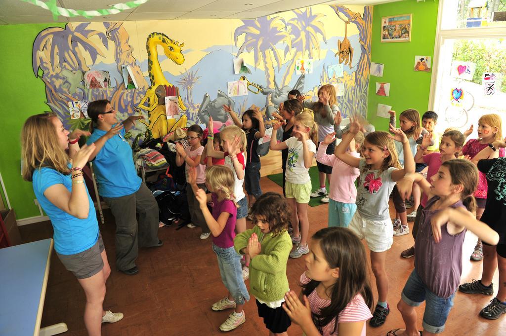 Vvf Correze Pays D'Eygurande Hotel ภายนอก รูปภาพ