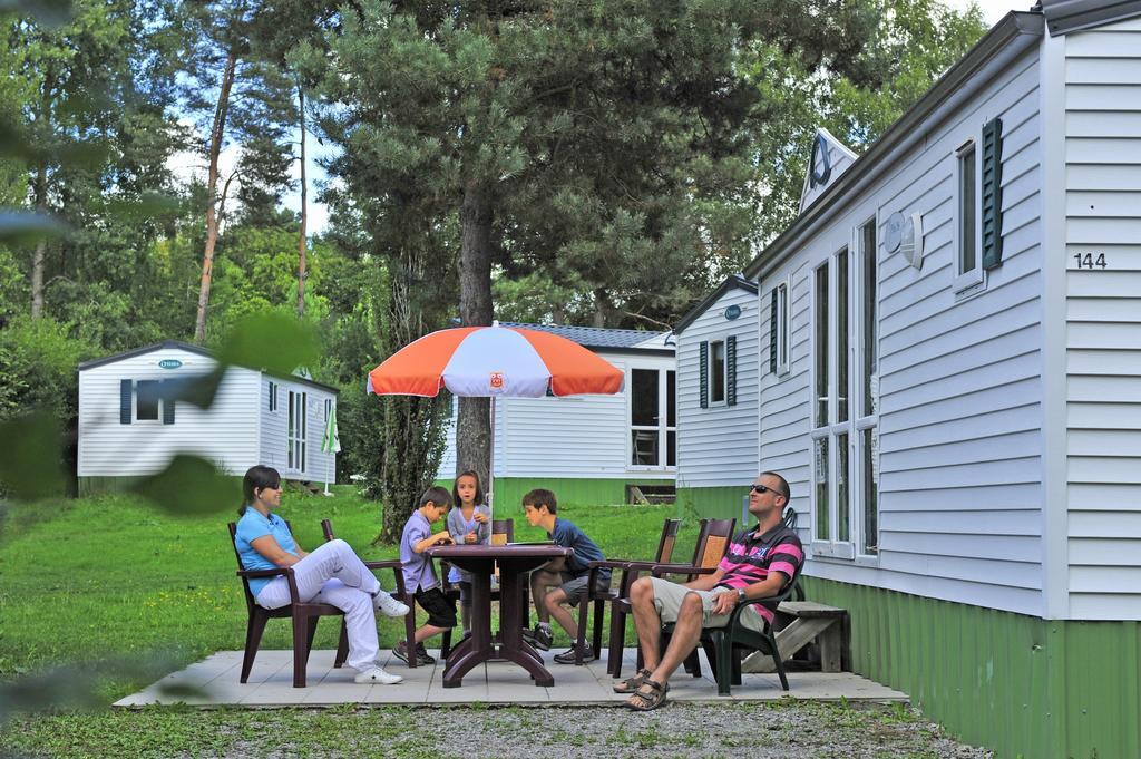 Vvf Correze Pays D'Eygurande Hotel ภายนอก รูปภาพ